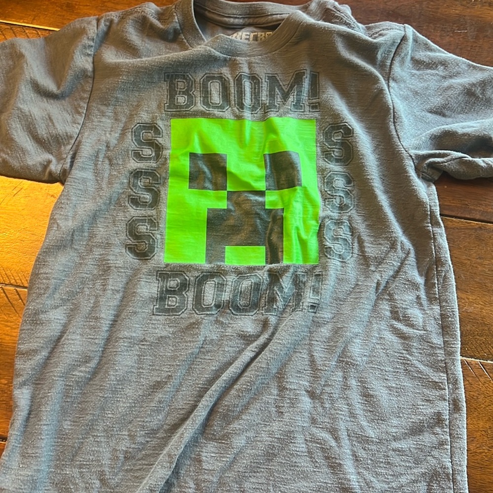 Minecraft t shirt boys size 6